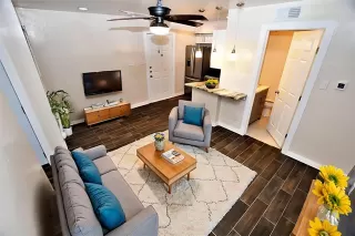 Photo #3: 21051257 Listing