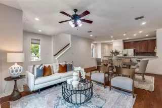 Photo #4: 21051269 Listing 