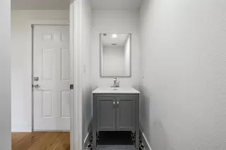 Photo #5: 21051445 Listing 