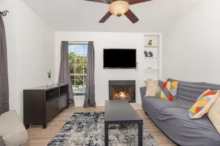 Photo #4: 21051500 Listing