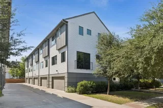 Photo #2: 21051520 Listing