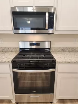 Photo #2: 21051533 Listing