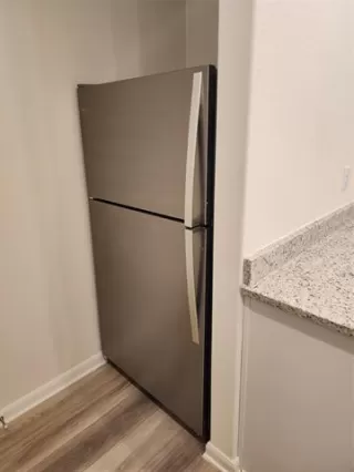 Photo #4: 21051533 Listing