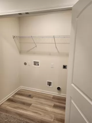 Photo #5: 21051533 Listing