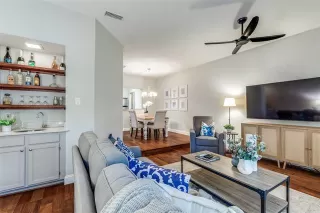 Photo #5: 21051647 Listing 