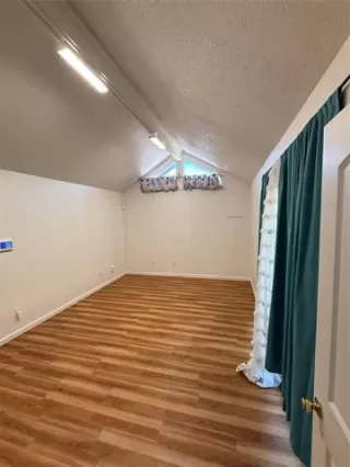 Photo #5: 21051817 Listing