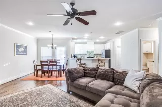 Photo #6: 21051853 Listing 