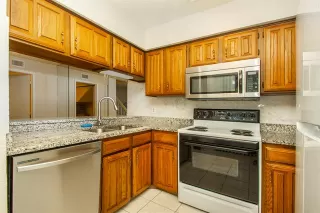 Photo #4: 21051899 Listing