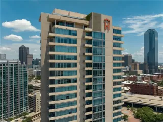 More Details about MLS # 21052048 : 2200 VICTORY AVENUE #2207