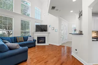 Photo #6: 21052084 Listing