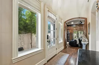 Photo #4: 21052922 Listing