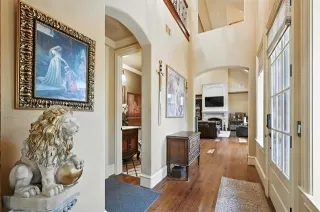 Photo #5: 21052922 Listing