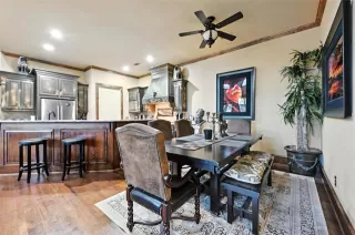 Photo #6: 21052922 Listing