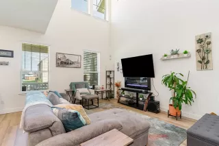 Photo #6: 21053008 Listing