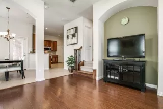 Photo #5: 21053155 Listing 