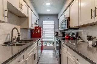 Photo #3: 21053161 Listing