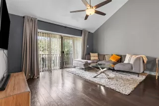 Photo #6: 21053222 Listing