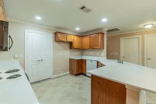 Photo #5: 21053264 Listing