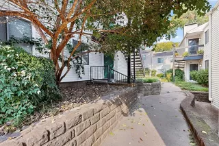 Photo #4: 21053845 Listing