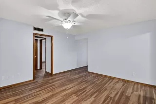 Photo #3: 21053899 Listing