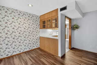 Photo #4: 21053899 Listing