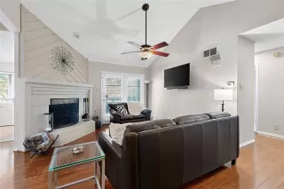 Photo #2: 21054052 Listing