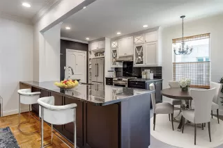 Photo #5: 21054212 Listing