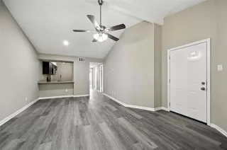 Photo #4: 21054256 Listing