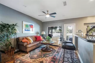 Photo #2: 21054992 Listing