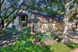 Photo #6: 21054992 Listing