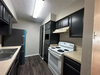 Photo #4: 21055043 Listing