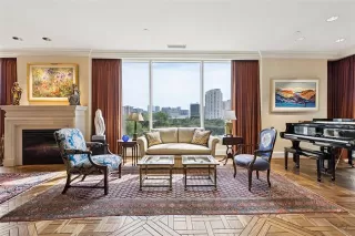 Photo #4: 21055060 Listing
