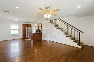 Photo #2: 21055228 Listing 