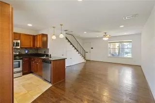 Photo #3: 21055228 Listing 