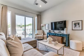 Photo #5: 21055326 Listing