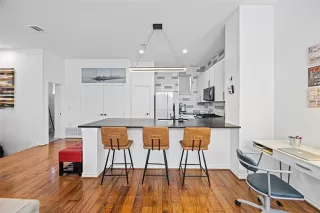 Photo #4: 21055884 Listing