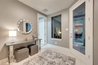 Photo #5: 21055944 Listing