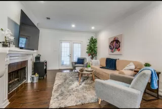 Photo #3: 21057104 Listing