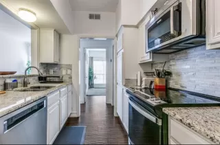 Photo #6: 21057104 Listing