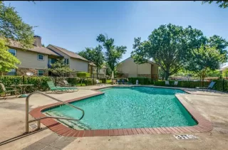 Photo #2: 21057146 Listing