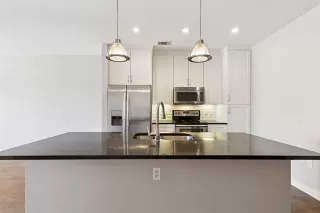 Photo #4: 21057268 Listing