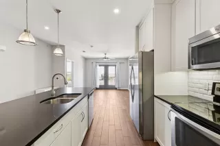 Photo #6: 21057268 Listing