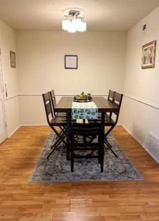 Photo #4: 21057428 Listing