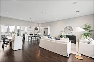 Photo #4: 21057693 Listing 