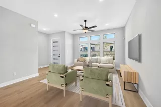 Photo #5: 21057785 Listing