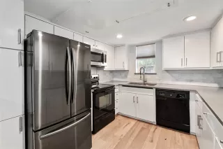 Photo #4: 21057918 Listing