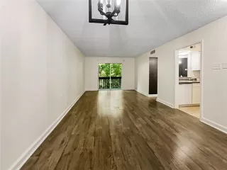 Photo #3: 21058131 Listing