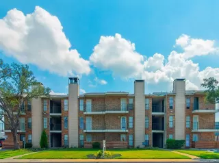 Photo #2: 21058618 Listing