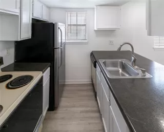 Photo #5: 21058618 Listing