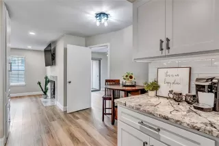 Photo #4: 21058636 Listing